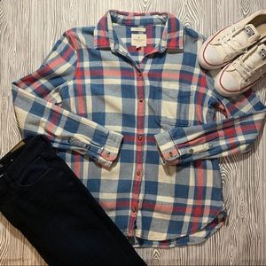 American Eagle Plaid Button Up Shirt